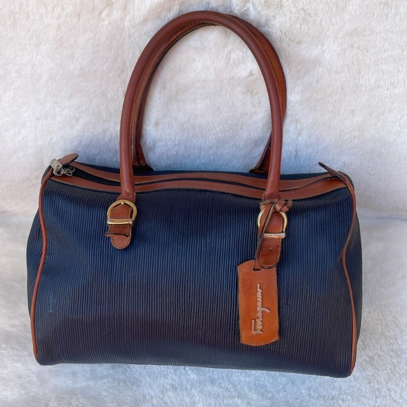 GUC, auth SALVATORE  FERRAGAMO NAVY BLUE VINTAGE BAG, made in Italy - Picture 3 of 16